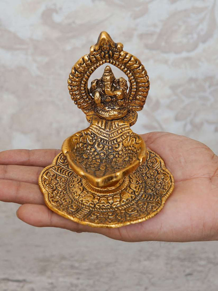 Hand Deepak | Brass | Metal Handicrafts | Pooja Items