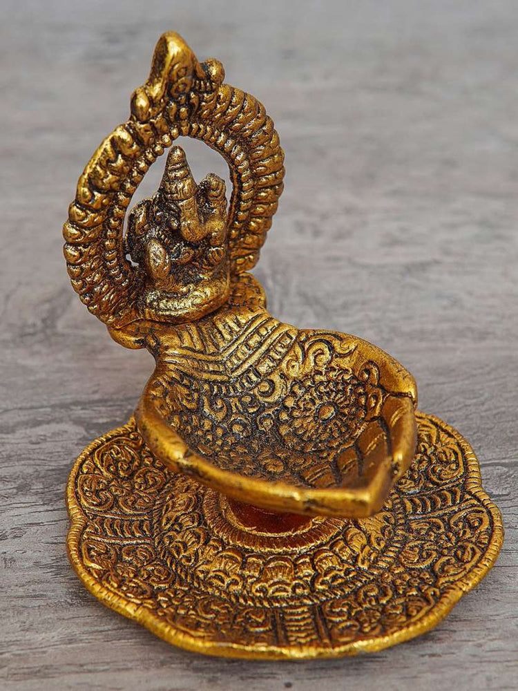 Hand Deepak | Brass | Metal Handicrafts | Pooja Items